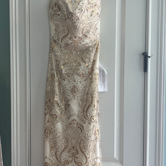 Dress the Population - Picture 4 of 4